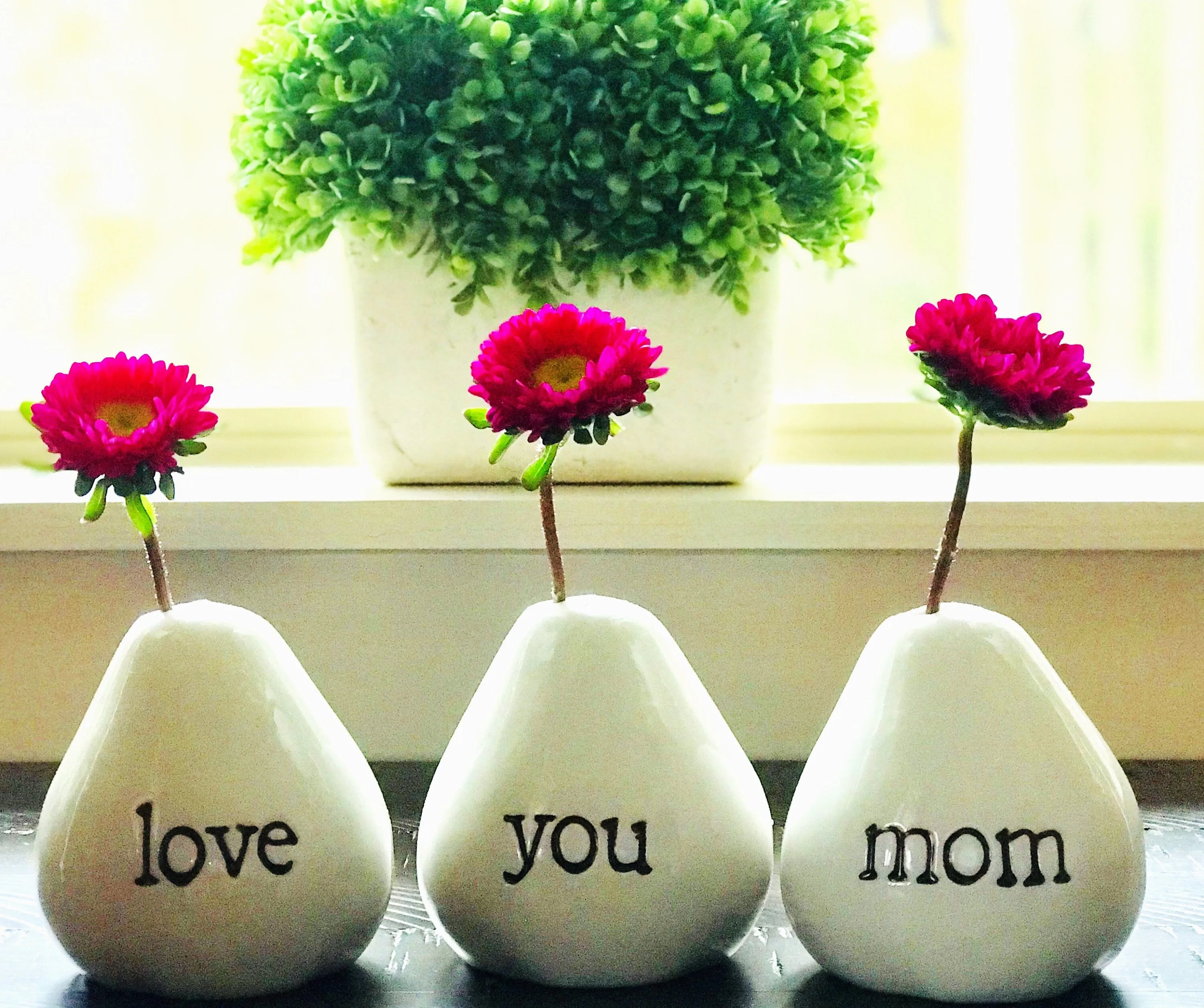 Love You Mom Vases For Flowers - Adorable White Porcelain Flower Vase Set For Mothers Day, Valentines, Christmas, Birthday, Gifts for Mom