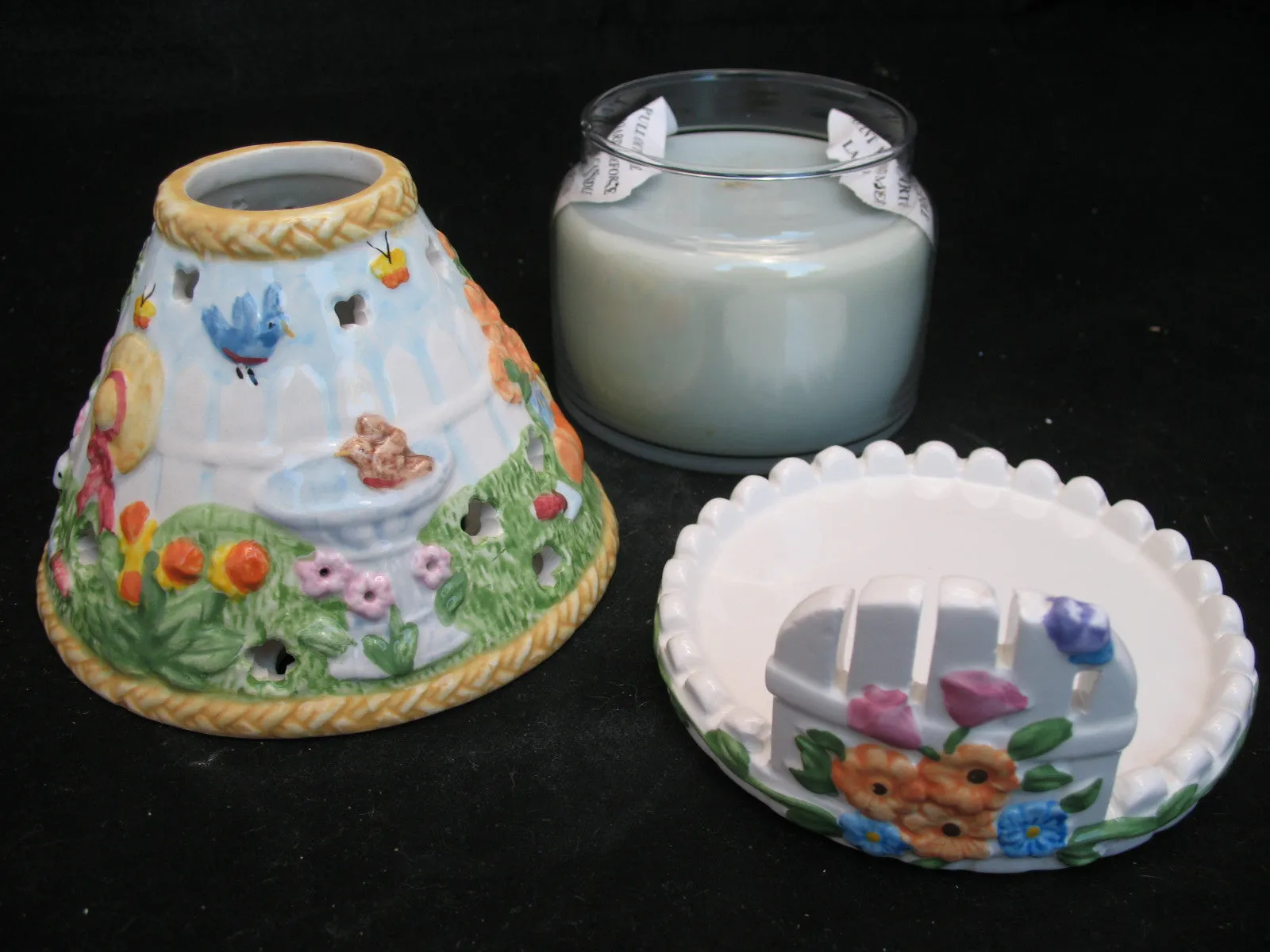 NEW NIB AVON SPRING FLORAL FLOWERS GARDEN Scented JAR CANDLE LIGHT Ceramic LAMP SHADE SET
