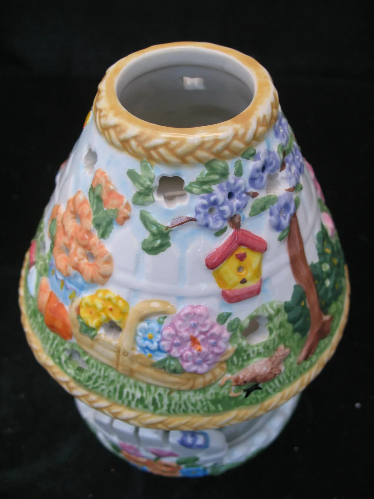 NEW NIB AVON SPRING FLORAL FLOWERS GARDEN Scented JAR CANDLE LIGHT Ceramic LAMP SHADE SET